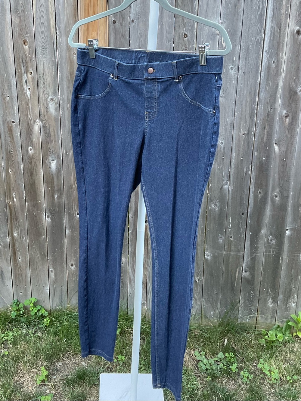 HUE Denim Blue Jeggings